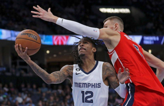 比尔缺阵波神手感冰凉 莫兰特23+9灰熊103-97胜奇才 比尔缺阵波神手感冰凉 莫兰特23+9灰熊103-97胜奇才