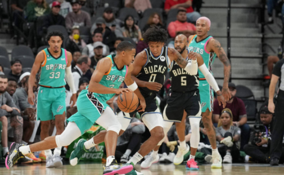 NBA-雄鹿93-111不敌马刺 约翰逊瓦塞尔合砍51分 三巨头缺席 NBA-雄鹿93-111不敌马刺 约翰逊瓦塞尔合砍51分 三巨头缺席