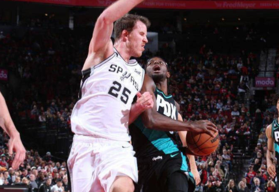 格兰特29分珀尔特尔空砍31+14 利拉德22+11开拓者117-110险胜马刺 格兰特29分珀尔特尔空砍31+14 利拉德22+11开拓者117-110险胜马刺