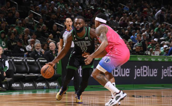 NBA-布朗36+5绿军130-121擒奇才获3连胜 比尔30+5波神21分 NBA-布朗36+5绿军130-121擒奇才获3连胜 比尔30+5波神21分