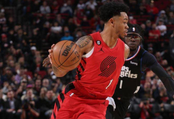 小西蒙斯空砍37+4鲍威尔32分 三核缺阵快船118-112逆转开拓者 小西蒙斯空砍37+4鲍威尔32分 三核缺阵快船118-112逆转开拓者