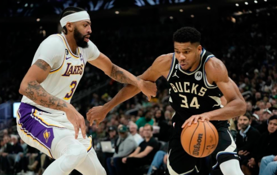 詹姆斯里程碑浓眉44+10 字母哥空砍40分湖人133-129险胜雄鹿 詹姆斯里程碑浓眉44+10 字母哥空砍40分湖人133-129险胜雄鹿