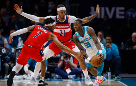 罗齐尔25+8比尔空砍33分 黄蜂主场117-116险胜奇才 罗齐尔25+8比尔空砍33分 黄蜂主场117-116险胜奇才