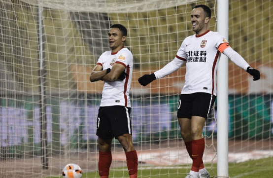 中超-埃里克建功许东扳平 武汉长江1-1长春亚泰 中超-埃里克建功许东扳平 武汉长江1-1长春亚泰