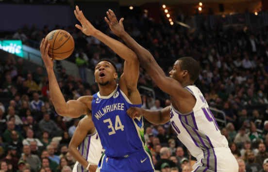 NBA-雄鹿126-113击败国王迎3连胜 字母哥轰35+6+7霍勒迪31分 NBA-雄鹿126-113击败国王迎3连胜 字母哥轰35+6+7霍勒迪31分