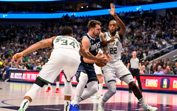 NBA-雄鹿106-105险胜独行侠 字母哥6犯离场东契奇33+11 大洛准绝杀 NBA-雄鹿106-105险胜独行侠 字母哥6犯离场东契奇33+11 大洛准绝杀