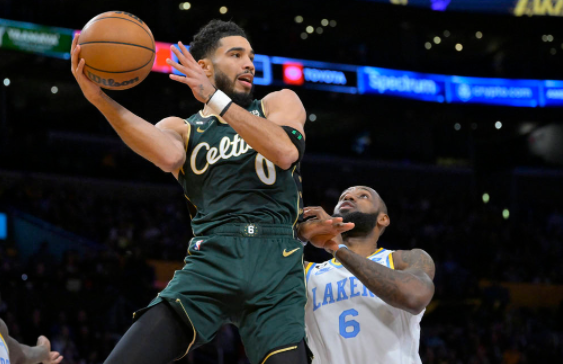 双探花69+24詹眉70分 绿军加时122-118胜湖人止2连败 双探花69+24詹眉70分 绿军加时122-118胜湖人止2连败