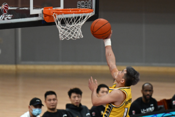 威尔哲25分孙铭徽22+8 布莱克尼空砍37分广厦108-104胜江苏 威尔哲25分孙铭徽22+8 布莱克尼空砍37分广厦108-104胜江苏