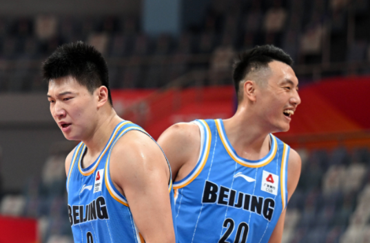 曾凡博30分创新高范子铭20+8 北京123-81大胜福建成功复仇 曾凡博30分创新高范子铭20+8 北京123-81大胜福建成功复仇