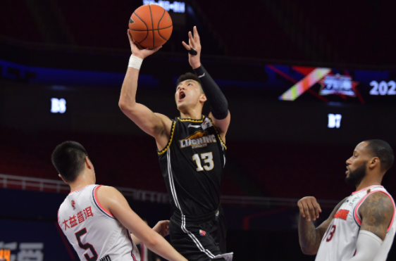 郭艾伦砍24+6皮特森47分 辽宁98-91擒同曦豪取4连胜 郭艾伦砍24+6皮特森47分 辽宁98-91擒同曦豪取4连胜