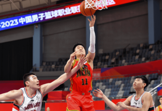 琼斯42+18+18姜伟泽命中8记三分 吉林124-90力克北控取得两连胜 琼斯42+18+18姜伟泽命中8记三分 吉林124-90力克北控取得两连胜