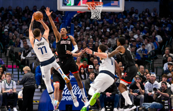 东契奇35+12+13格林23分 独行侠129-114轻取火箭5连胜 东契奇35+12+13格林23分 独行侠129-114轻取火箭5连胜