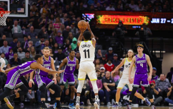 萨博尼斯12投12中砍28+11+8 国王126-125险胜爵士 萨博尼斯12投12中砍28+11+8 国王126-125险胜爵士