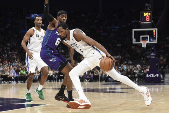 NBA-篮网123-106轻取黄蜂喜迎11连胜 欧文28+6杜兰特23分里程碑 NBA-篮网123-106轻取黄蜂喜迎11连胜 欧文28+6杜兰特23分里程碑