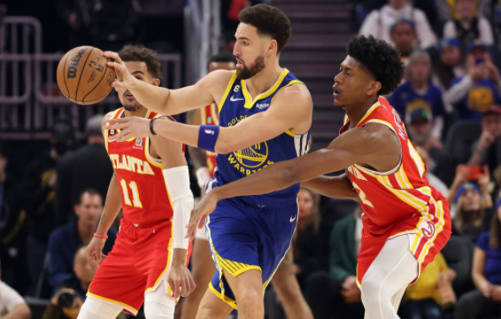 NBA-勇士双加时143-141擒老鹰五连胜 克莱狂轰54分卢尼补篮绝杀 NBA-勇士双加时143-141擒老鹰五连胜 克莱狂轰54分卢尼补篮绝杀