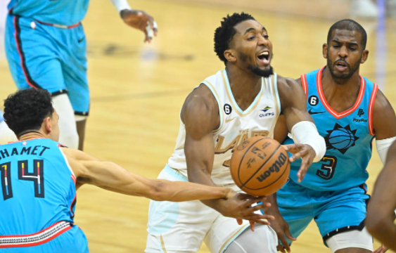 莫布利准绝杀米切尔20+9 骑士90-88击退太阳收获三连胜 莫布利准绝杀米切尔20+9 骑士90-88击退太阳收获三连胜