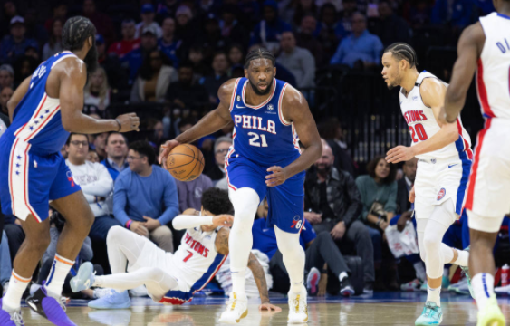 西卡准三双罗齐尔空砍33分 三球24+14黄蜂120-132不敌猛龙 西卡准三双罗齐尔空砍33分 三球24+14黄蜂120-132不敌猛龙