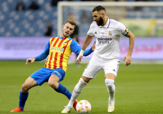 西超杯-皇马点球大战5-4淘汰瓦伦进决赛 本泽马点射破门 西超杯-皇马点球大战5-4淘汰瓦伦进决赛 本泽马点射破门