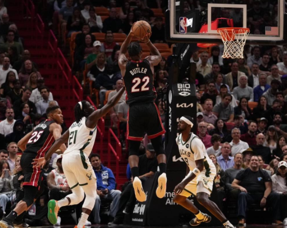 文森特28分阿德巴约24+12 霍勒迪24+11雄鹿102-108不敌热火 文森特28分阿德巴约24+12 霍勒迪24+11雄鹿102-108不敌热火