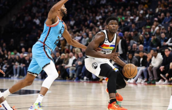 爱德华兹31+6拉塞尔17分 达米恩31分难救主森林狼121-116胜太阳 爱德华兹31+6拉塞尔17分 达米恩31分难救主森林狼121-116胜太阳