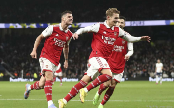 英超-阿森纳2-0客胜热刺8分领跑 洛里乌龙厄德高世界波 英超-阿森纳2-0客胜热刺8分领跑 洛里乌龙厄德高世界波