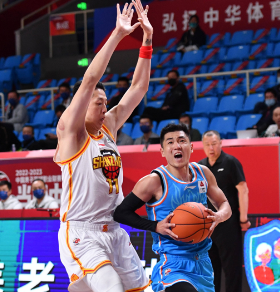 CBA-山东94-91击败江苏获五连胜 威廉姆斯28+15高诗岩送16助攻 CBA-山东94-91击败江苏获五连胜 威廉姆斯28+15高诗岩送16助攻
