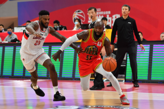 琼斯26+19姜宇星23+15姜伟泽砍23分 吉林102-88轻取天津 琼斯26+19姜宇星23+15姜伟泽砍23分 吉林102-88轻取天津