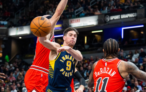 德罗赞33分特纳26+8 拉文状态全无公牛110-116负步行者 德罗赞33分特纳26+8 拉文状态全无公牛110-116负步行者