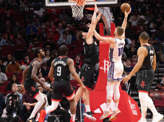 小萨17+10福克斯16分 新秀莫里30分国王140-120大胜火箭 小萨17+10福克斯16分 新秀莫里30分国王140-120大胜火箭