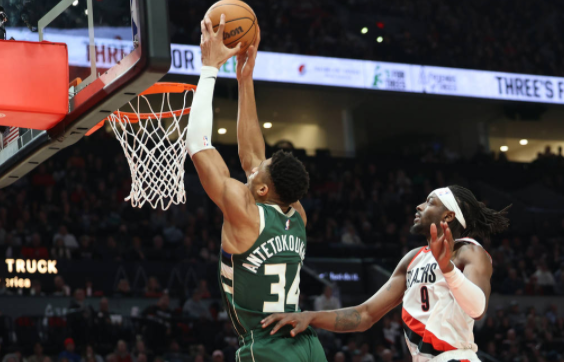 字母哥24+13+8利拉德28分 大洛27+9雄鹿127-108大胜开拓者 字母哥24+13+8利拉德28分 大洛27+9雄鹿127-108大胜开拓者