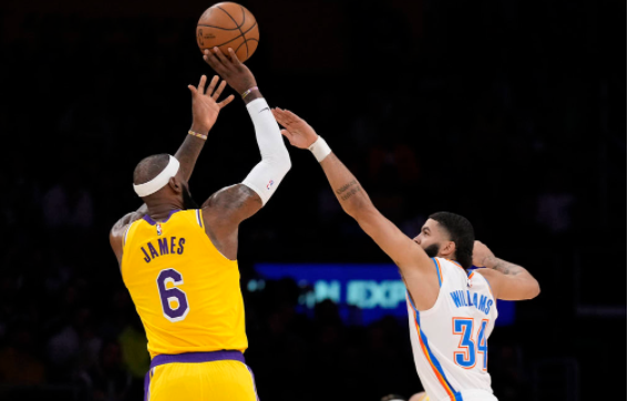 老詹空砍38+7加冕历史得分王 雷霆133-130胜湖人砸场里程碑之夜 老詹空砍38+7加冕历史得分王 雷霆133-130胜湖人砸场里程碑之夜