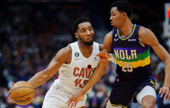 米切尔30分莺歌25+8 骑士双塔爆发118-107轻取鹈鹕 米切尔30分莺歌25+8 骑士双塔爆发118-107轻取鹈鹕