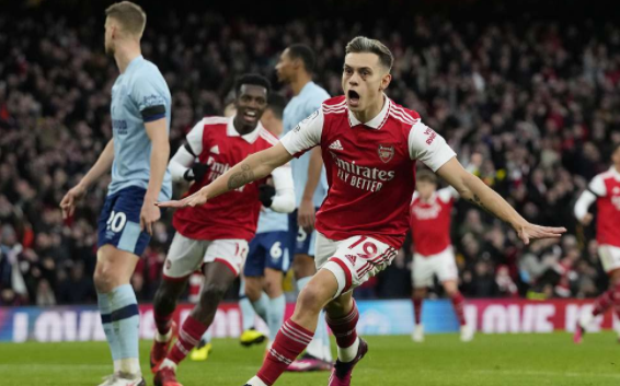 英超-阿森纳1-1蜜蜂 萨卡助攻特罗萨德破门伊万-托尼扳平 英超-阿森纳1-1蜜蜂 萨卡助攻特罗萨德破门伊万-托尼扳平