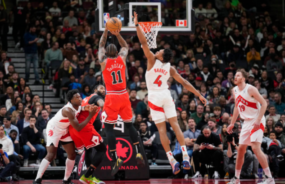 西亚卡姆20+8 特伦特19+5 武切维奇23分 猛龙104-98力克公牛 西亚卡姆20+8 特伦特19+5 武切维奇23分 猛龙104-98力克公牛