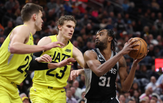 约翰逊25分 马尔卡宁28+9 马刺102-94复仇爵士结束16连败 约翰逊25分 马尔卡宁28+9 马刺102-94复仇爵士结束16连败