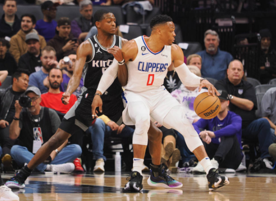 小萨罚球准绝杀福克斯33分 威少27+10快船127-128负国王遭5连败 小萨罚球准绝杀福克斯33分 威少27+10快船127-128负国王遭5连败