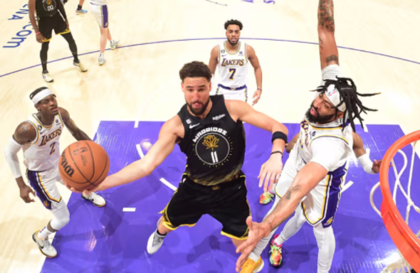 湖人113-105终结勇士5连胜!浓眉39分班巴伤退 库里末节19分助攻超乔丹 湖人113-105终结勇士5连胜!浓眉39分班巴伤退 库里末节19分助攻超乔丹