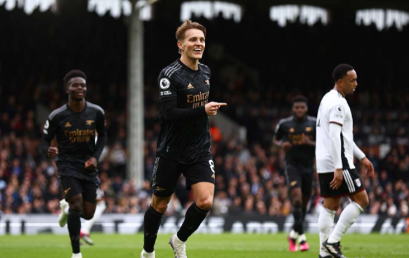 英超-富勒姆0-3阿森纳,特罗萨德助攻戴帽,热苏斯复出 英超-富勒姆0-3阿森纳,特罗萨德助攻戴帽,热苏斯复出