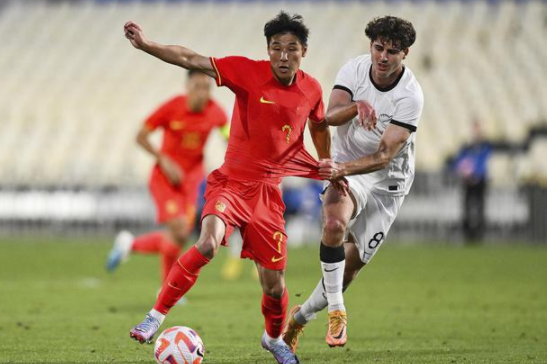 友谊赛-国足0-0战平十人新西兰8场比赛不胜 武磊造红牌林良铭失良机 友谊赛-国足0-0战平十人新西兰8场比赛不胜 武磊造红牌林良铭失良机