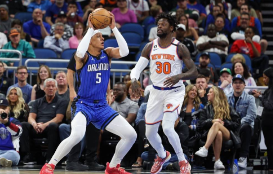 奎克利25+5+7兰德尔23分 班切罗进关键三分魔术111-106险胜尼克斯 奎克利25+5+7兰德尔23分 班切罗进关键三分魔术111-106险胜尼克斯