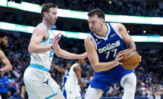 独行侠109-117负黄蜂遭3连败 东契奇空砍34+10+8海沃德25分 独行侠109-117负黄蜂遭3连败 东契奇空砍34+10+8海沃德25分