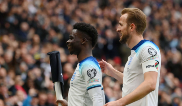 欧洲杯-英格兰2-0乌克兰,凯恩进球,萨卡助攻+世界波破门 欧洲杯-英格兰2-0乌克兰,凯恩进球,萨卡助攻+世界波破门