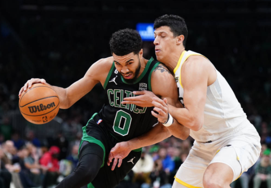 塔图姆39+11 布罗格登19+7 凯斯勒20+10 绿军122-114击退爵士 塔图姆39+11 布罗格登19+7 凯斯勒20+10 绿军122-114击退爵士