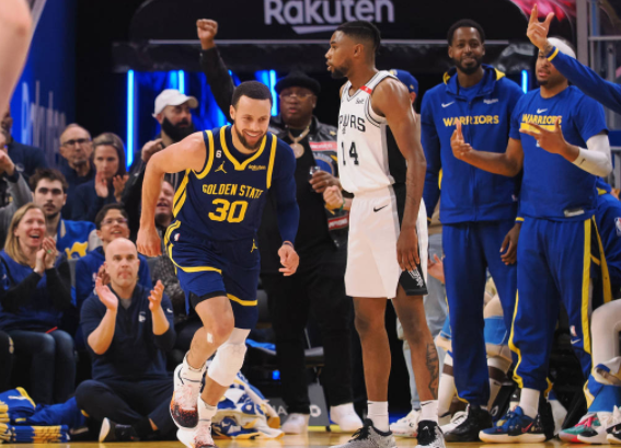 库里33分 克莱31分 普尔27+6 勇士130-115送马刺6连败 库里33分 克莱31分 普尔27+6 勇士130-115送马刺6连败