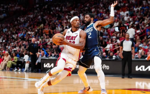 巴特勒35+12 东契奇42+10+8 欧文23+8 热火129-122击退独行侠 巴特勒35+12 东契奇42+10+8 欧文23+8 热火129-122击退独行侠