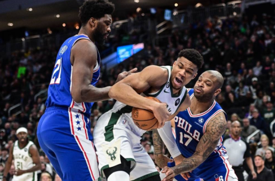 字母哥33+14+6 恩比德28+9 马克西29分 雄鹿117-104轻取76人 字母哥33+14+6 恩比德28+9 马克西29分 雄鹿117-104轻取76人