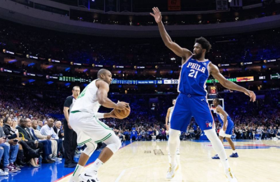 恩比德爆砍52+13塔图姆低迷 哈登两双76人103-101胜绿军 恩比德爆砍52+13塔图姆低迷 哈登两双76人103-101胜绿军