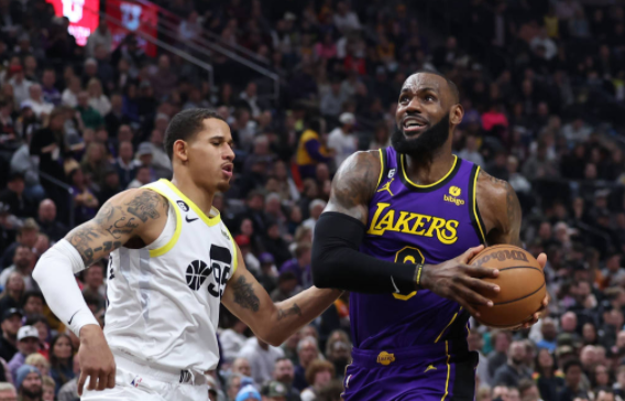 詹姆斯37+5+6浓眉21+14 湖人加时135-133险胜爵士迎4连胜 詹姆斯37+5+6浓眉21+14 湖人加时135-133险胜爵士迎4连胜