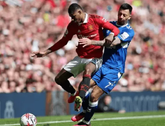 英超-曼联2-0埃弗顿,马夏尔破荒,拉什福德助攻后伤退 英超-曼联2-0埃弗顿,马夏尔破荒,拉什福德助攻后伤退