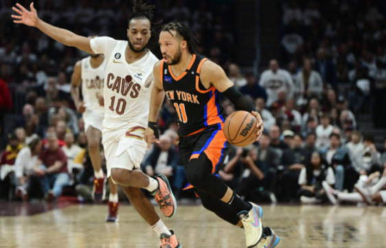 加兰32+7兰德尔22分 米切尔17+13骑士107-90大胜尼克斯总比分1-1 加兰32+7兰德尔22分 米切尔17+13骑士107-90大胜尼克斯总比分1-1